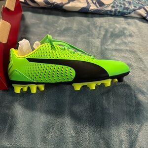 New in box puma soccer cleats